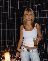 На празднике собрались пьяные студентки 15 фотография